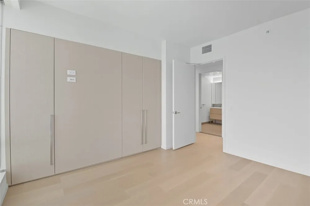 877 Francisco Street #3102 Los Angeles, CA 90017