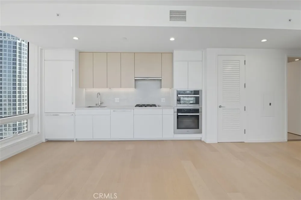 877 Francisco Street #3102 Los Angeles, CA 90017