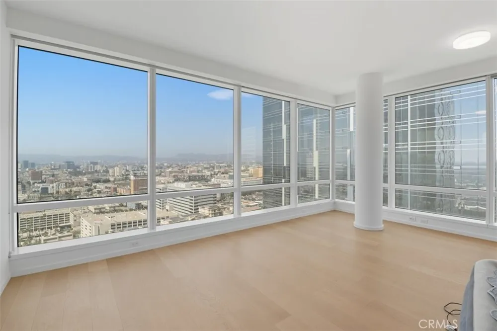 877 Francisco Street #3102 Los Angeles, CA 90017