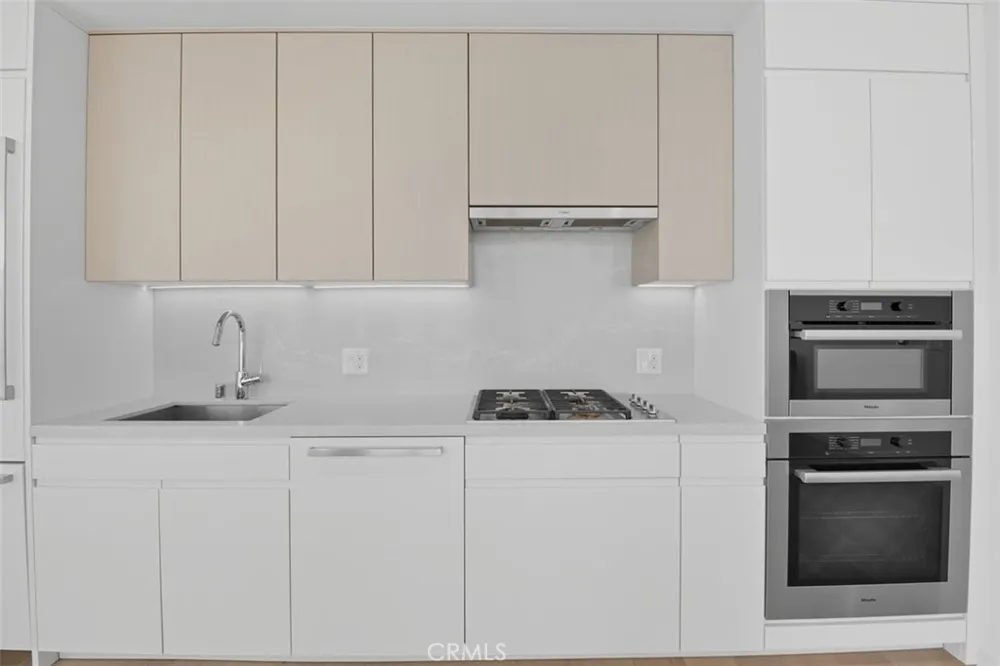 877 Francisco Street #3102 Los Angeles, CA 90017