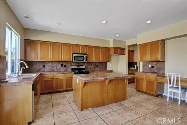 235 Peregrine Lane San Jacinto, CA 92582