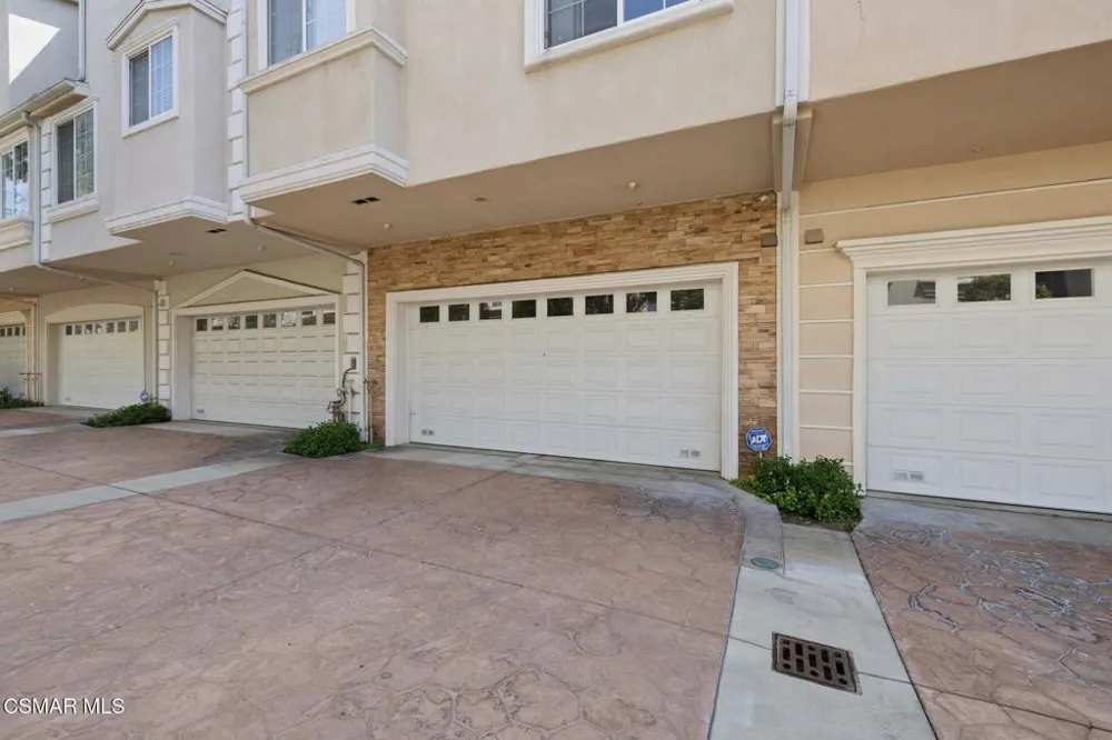 4106 W Kling Street Burbank, CA 91505