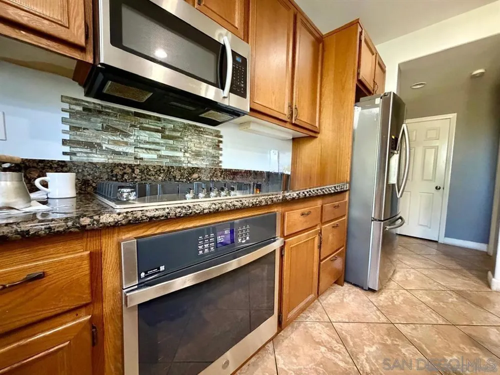 2297 treetop lane Chula Vista, CA 91915