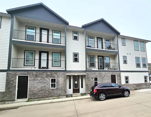 206 S Village Way #203