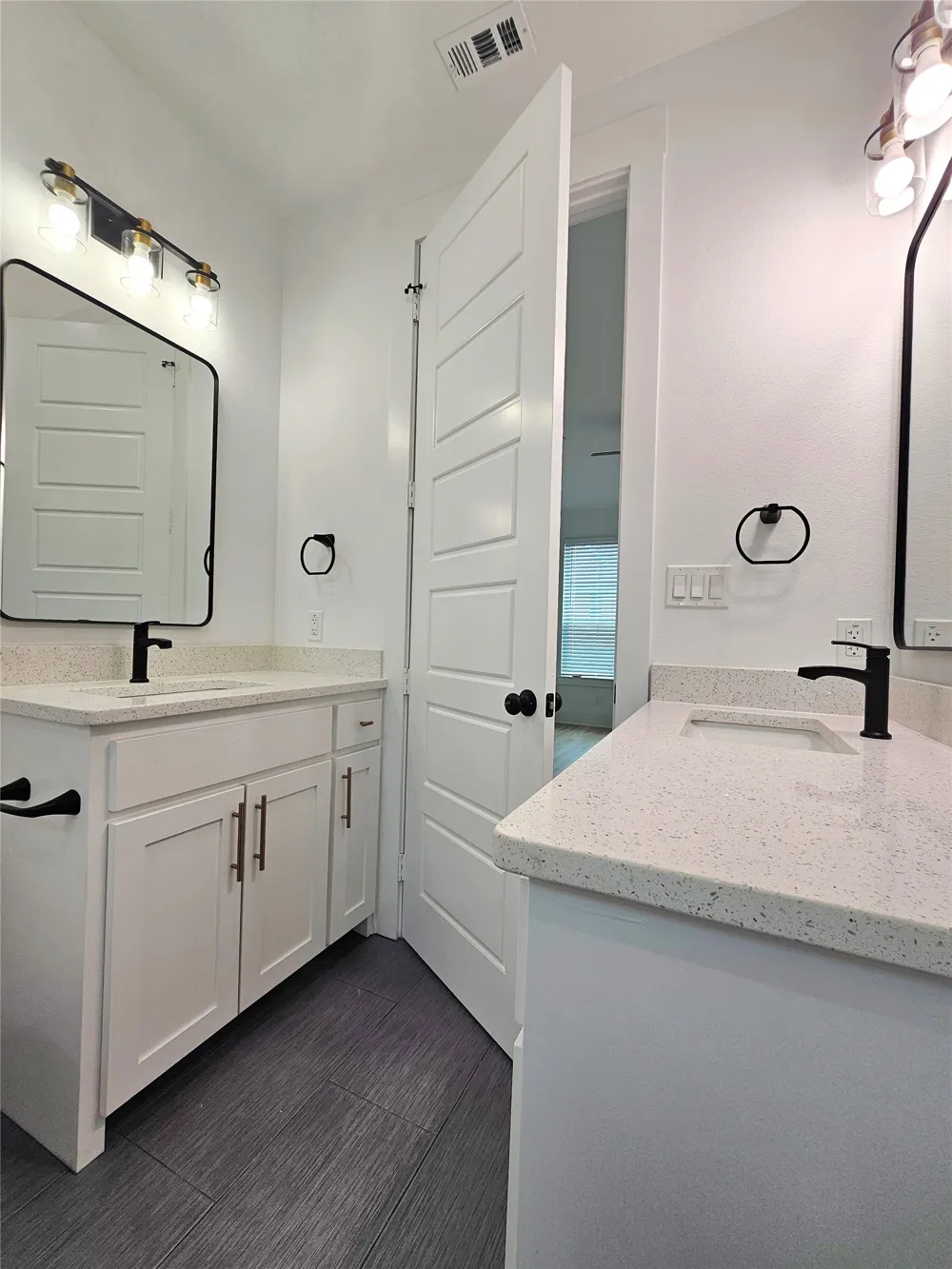 206 S Village Way #203 Lewisville, TX 75057