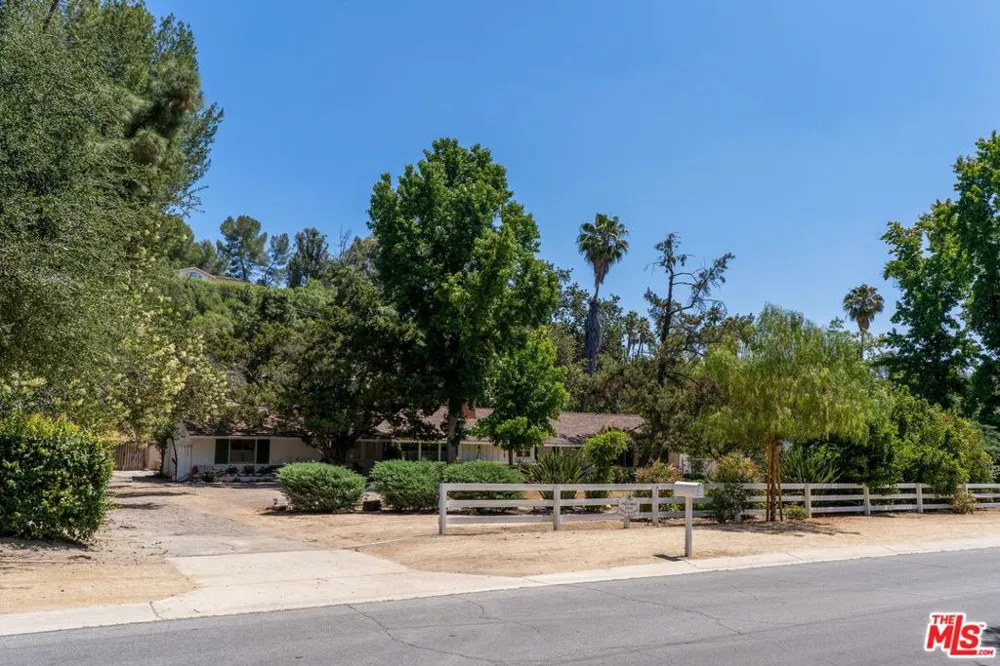 23909 Long Valley Road Hidden Hills, CA 91302