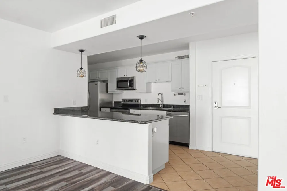 3740 Santa Rosalia Drive #326 Los Angeles, CA 90008