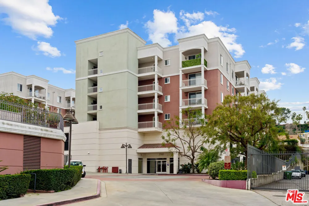 3740 Santa Rosalia Drive #326 Los Angeles, CA 90008