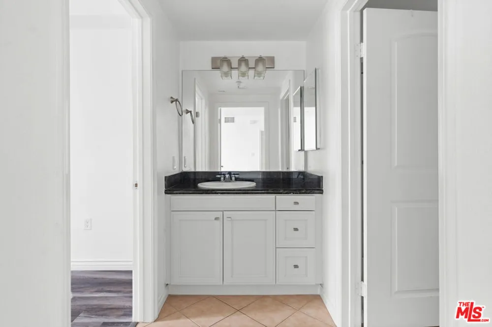 3740 Santa Rosalia Drive #326 Los Angeles, CA 90008