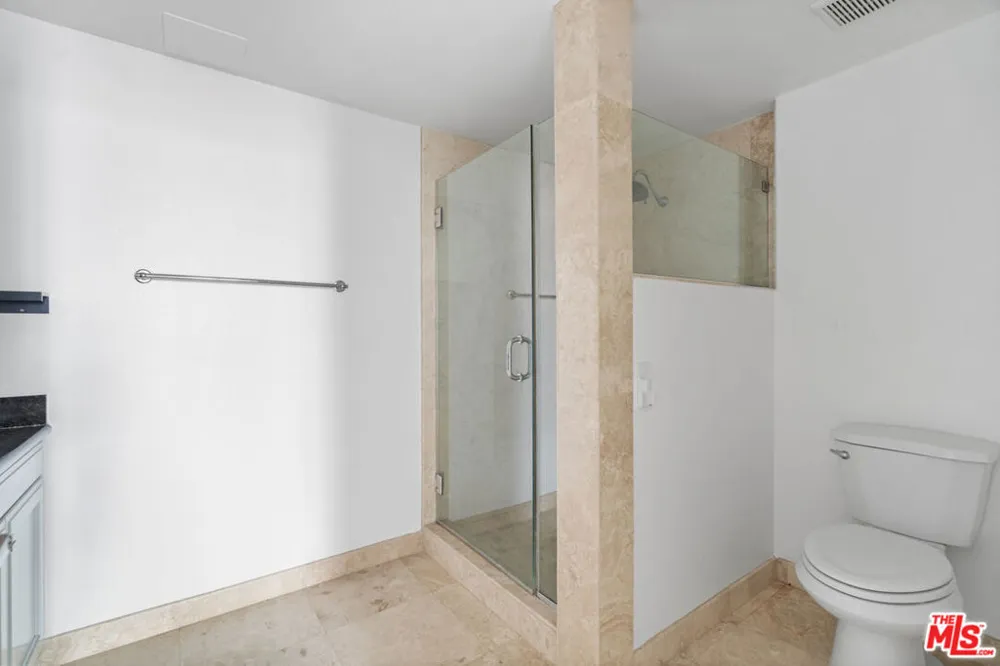 3740 Santa Rosalia Drive #326 Los Angeles, CA 90008