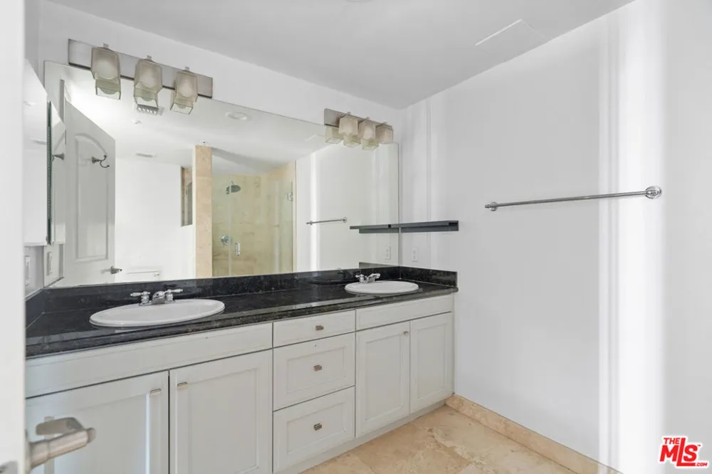 3740 Santa Rosalia Drive #326 Los Angeles, CA 90008