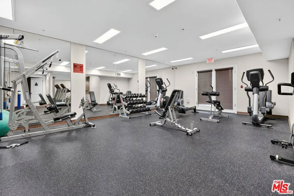 3740 Santa Rosalia Drive #326 Los Angeles, CA 90008