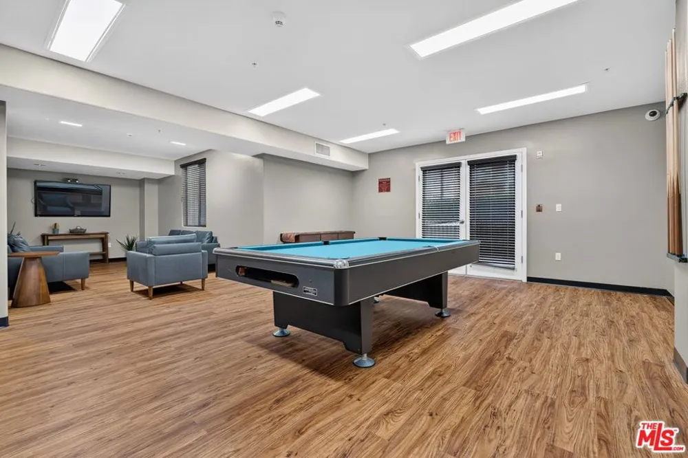 3740 Santa Rosalia Drive #326 Los Angeles, CA 90008