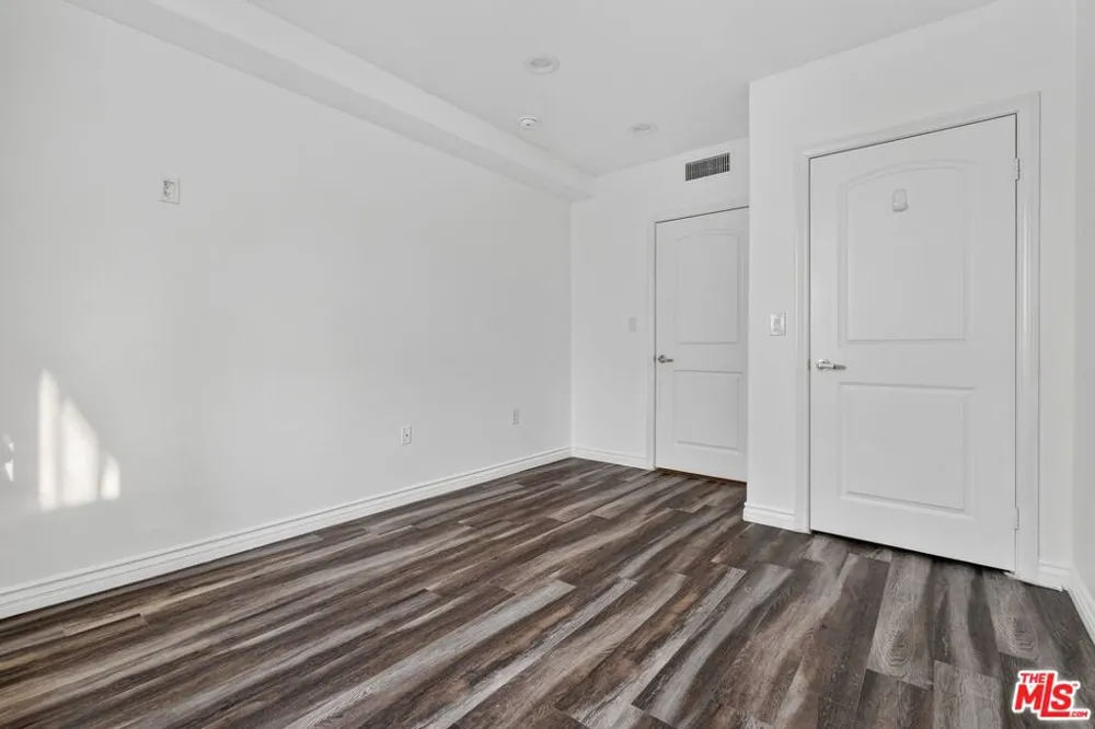 3740 Santa Rosalia Drive #326 Los Angeles, CA 90008