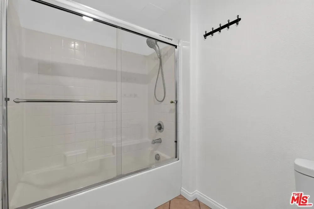3740 Santa Rosalia Drive #326 Los Angeles, CA 90008