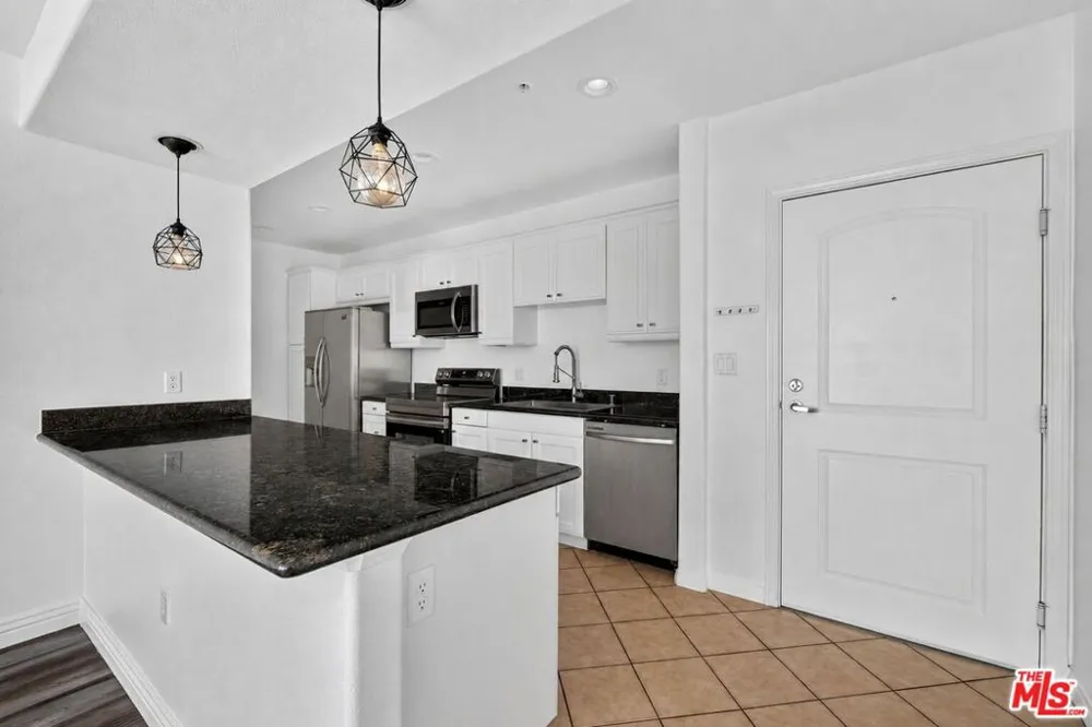 3740 Santa Rosalia Drive #326 Los Angeles, CA 90008