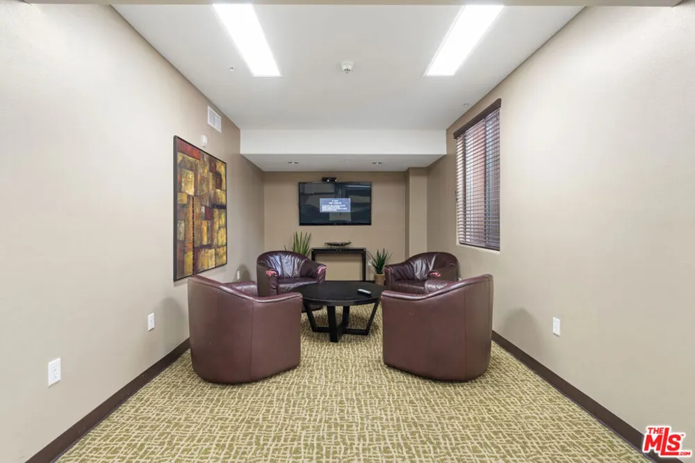 3740 Santa Rosalia Drive #326 Los Angeles, CA 90008