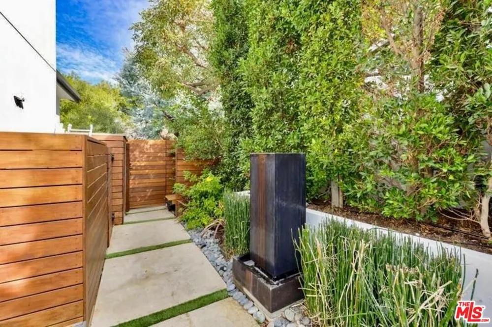13020 Greenleaf Street Studio City, CA 91604