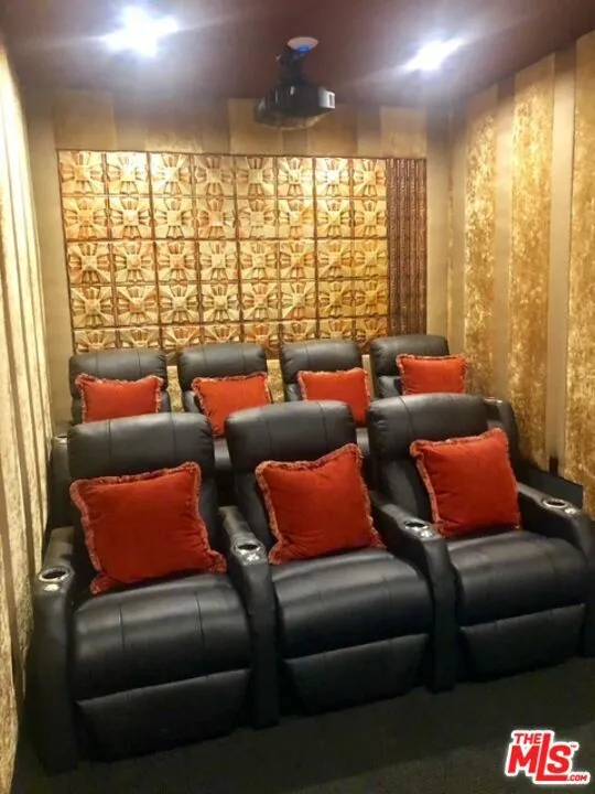 13020 Greenleaf Street Studio City, CA 91604