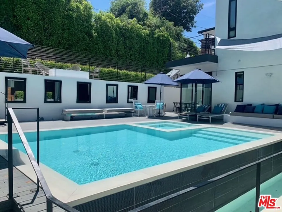 13020 Greenleaf Street Studio City, CA 91604