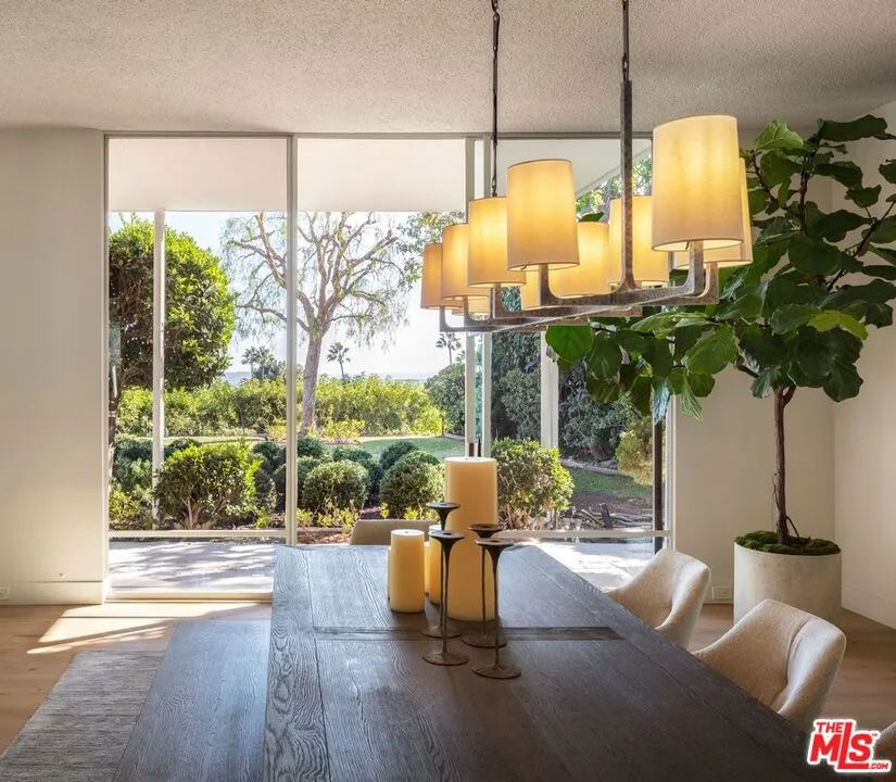510 Stonewood Drive Beverly Hills, CA 90210