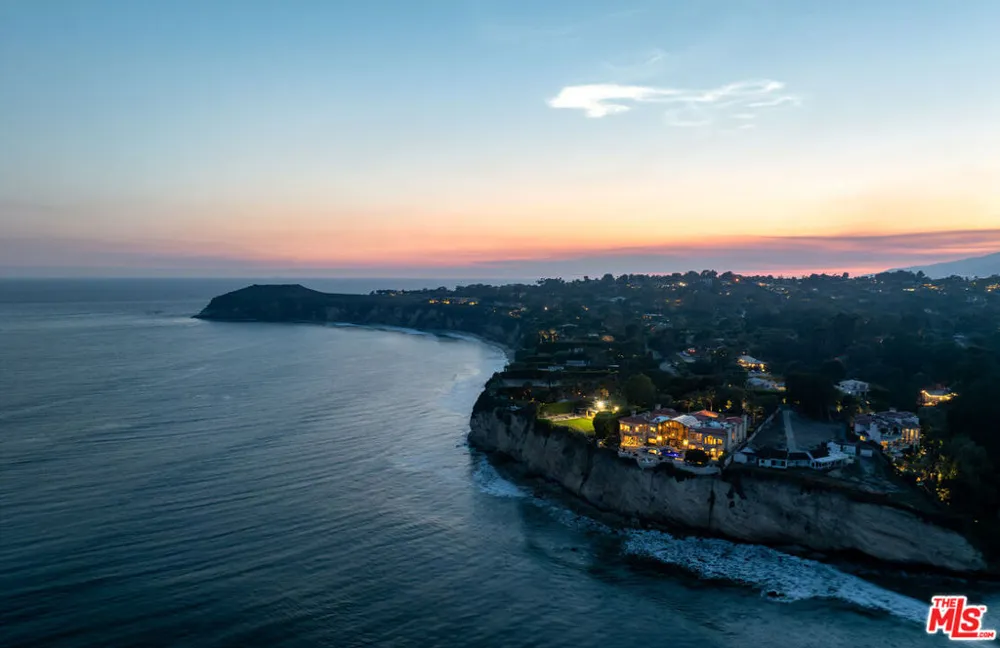 28824 Cliffside Drive Malibu, CA 90265