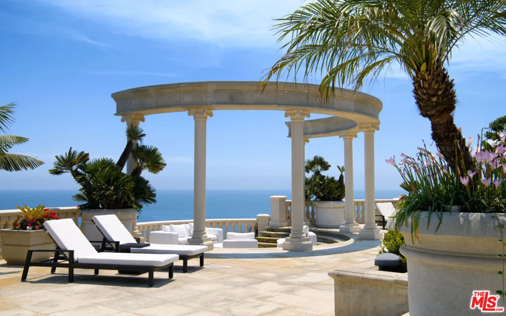 28824 Cliffside Drive Malibu, CA 90265
