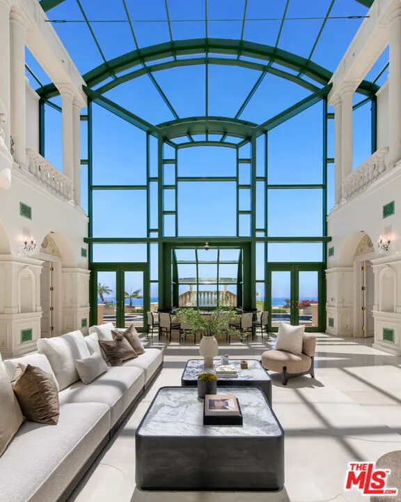 28824 Cliffside Drive Malibu, CA 90265