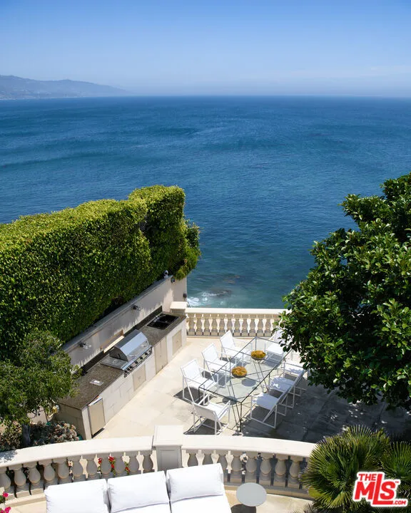 28824 Cliffside Drive Malibu, CA 90265