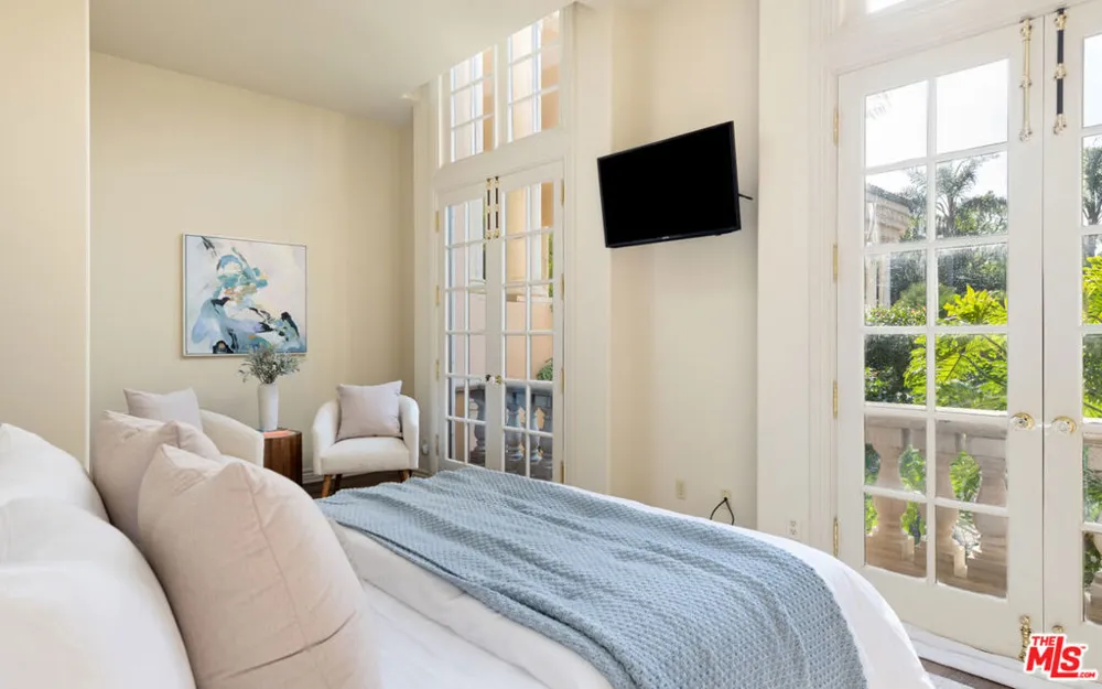 28824 Cliffside Drive Malibu, CA 90265