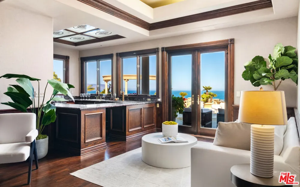 28824 Cliffside Drive Malibu, CA 90265