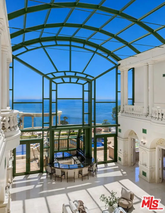 28824 Cliffside Drive Malibu, CA 90265