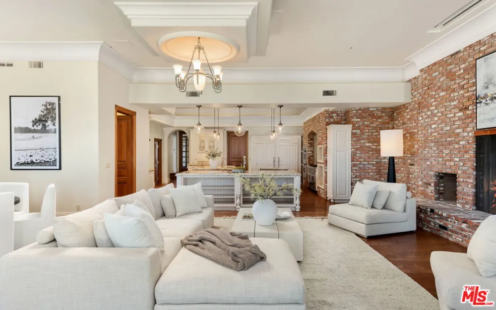 28824 Cliffside Drive Malibu, CA 90265