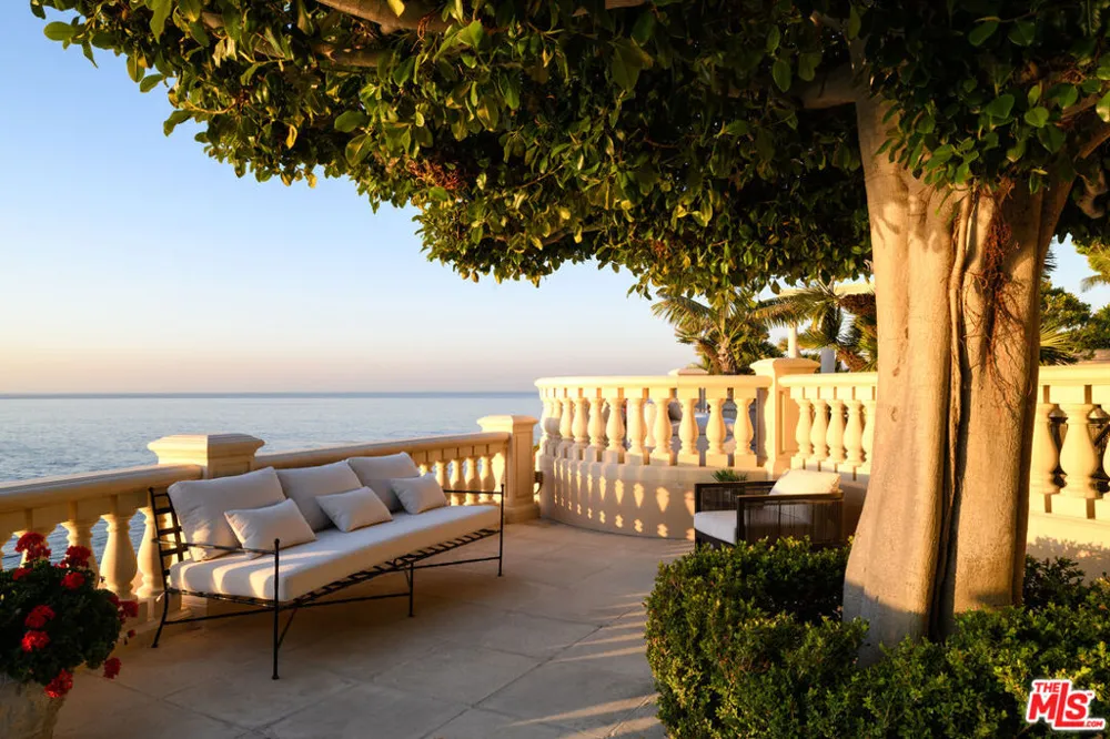 28824 Cliffside Drive Malibu, CA 90265