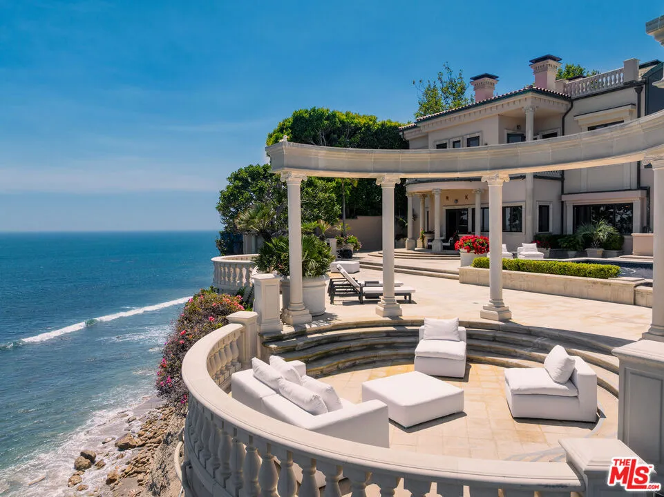 28824 Cliffside Drive Malibu, CA 90265