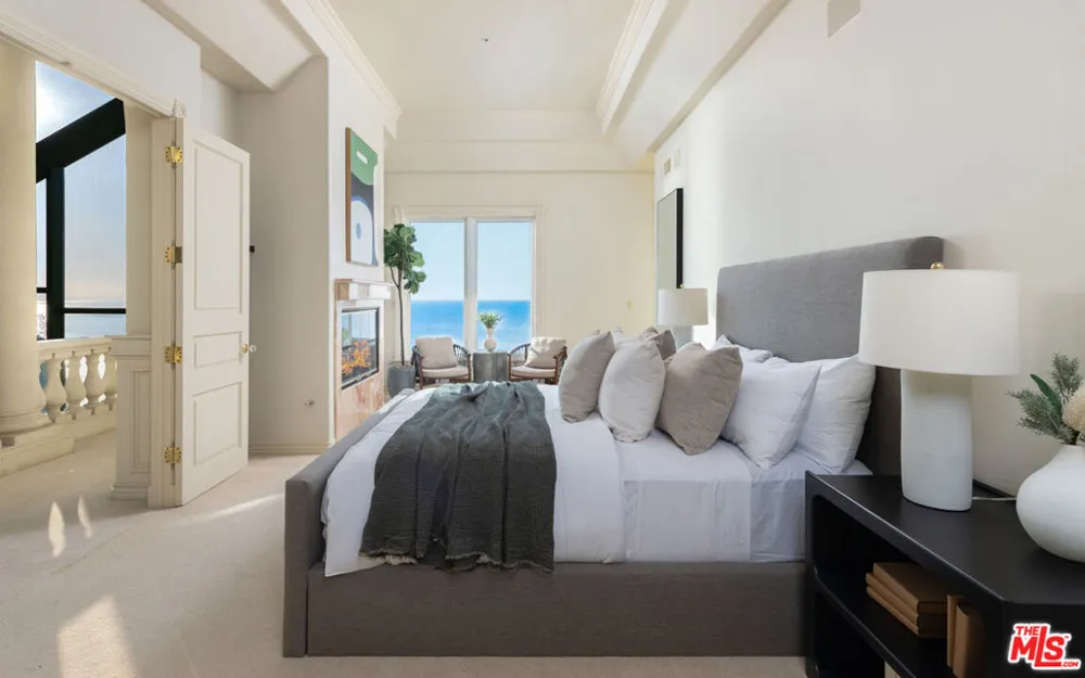 28824 Cliffside Drive Malibu, CA 90265