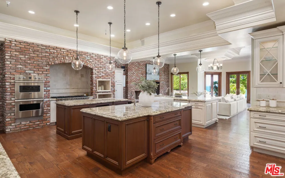28824 Cliffside Drive Malibu, CA 90265