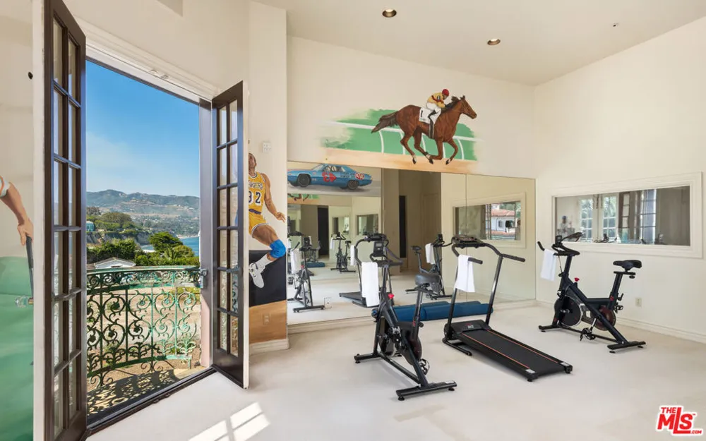 28824 Cliffside Drive Malibu, CA 90265