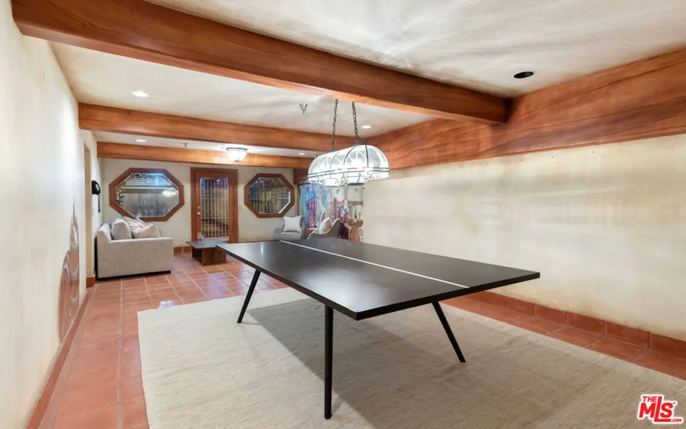 28824 Cliffside Drive Malibu, CA 90265
