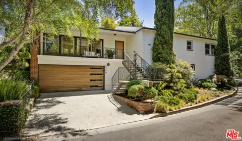 5749 Valley Oak Drive