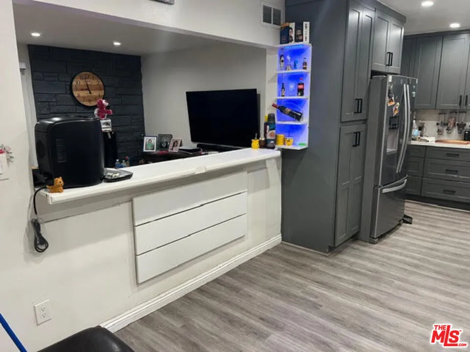 17014 Rinaldi Street Granada Hills, CA 91344