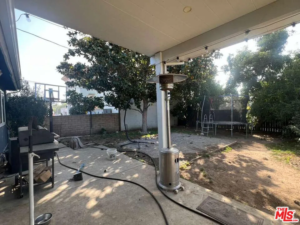 17014 Rinaldi Street Granada Hills, CA 91344