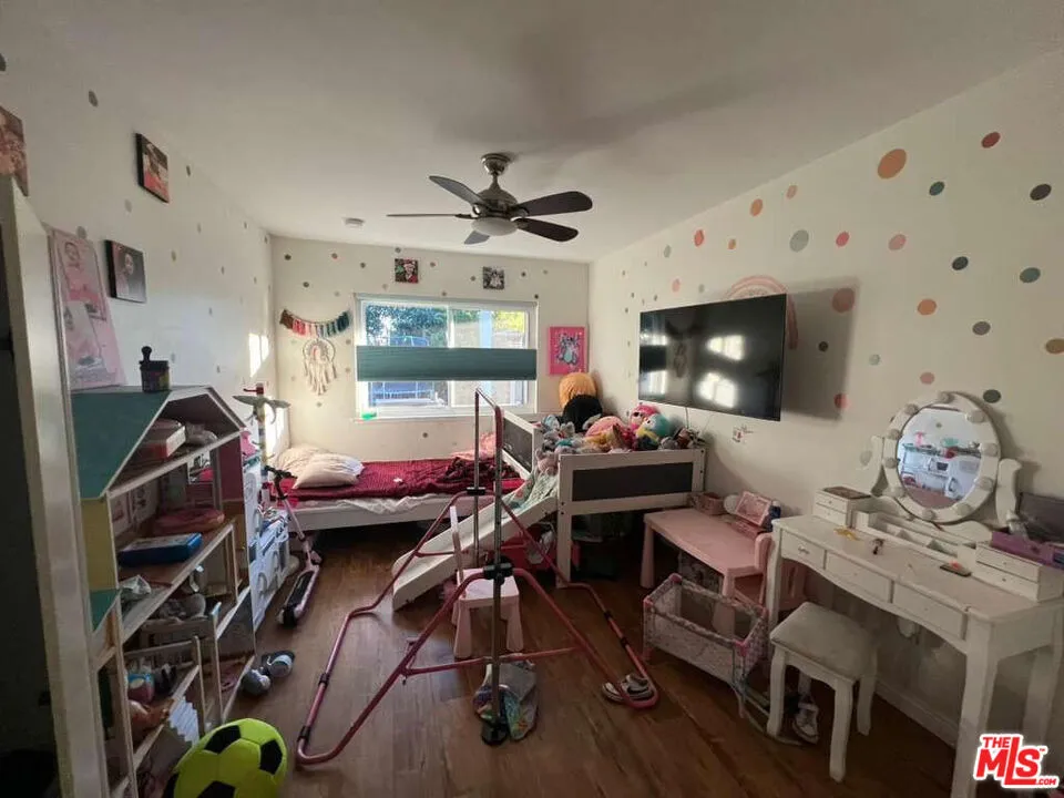 17014 Rinaldi Street Granada Hills, CA 91344