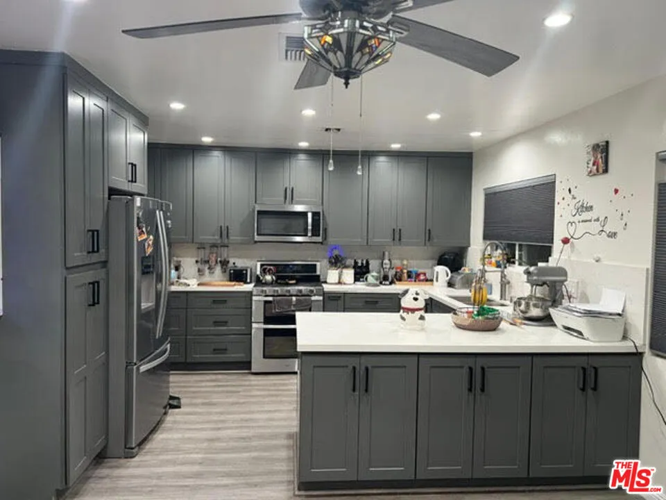 17014 Rinaldi Street Granada Hills, CA 91344