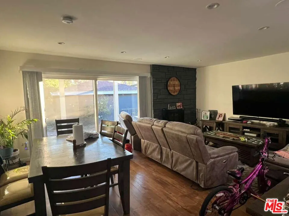 17014 Rinaldi Street Granada Hills, CA 91344