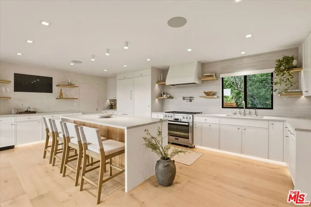 3211 Padaro Lane Carpinteria, CA 93013