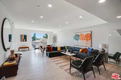 1021 S Shenandoah Street #303