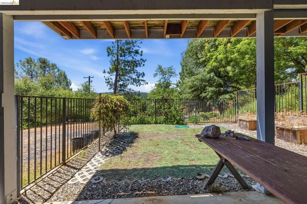12701 Cresthaven Dr Groveland, CA 95321