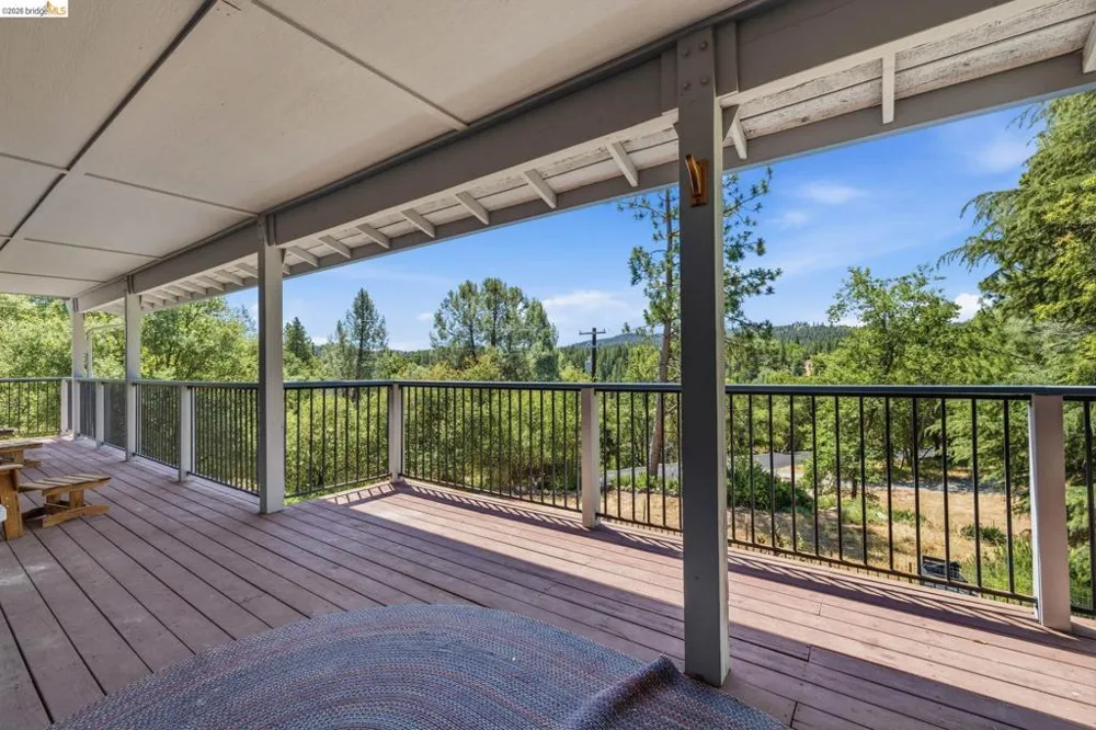 12701 Cresthaven Dr Groveland, CA 95321