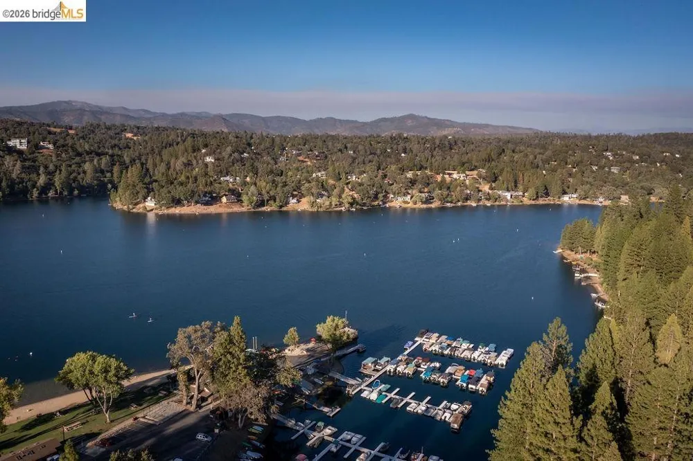 12701 Cresthaven Dr Groveland, CA 95321
